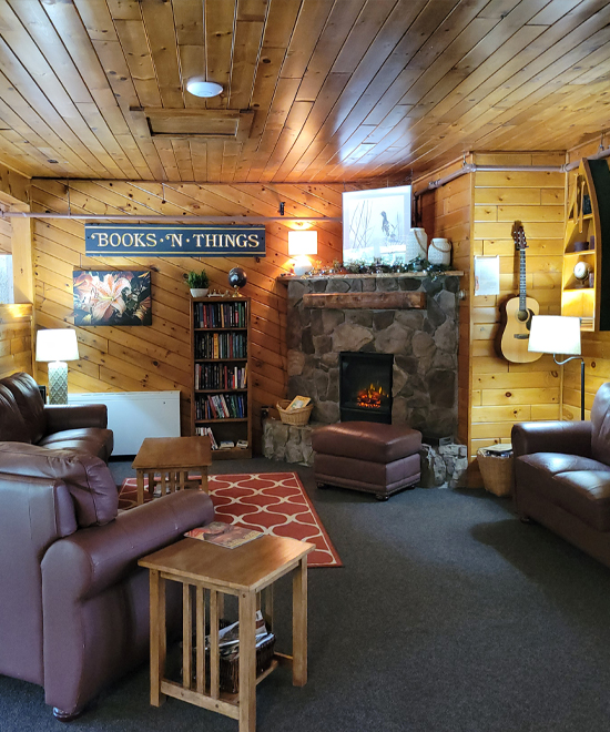 The comfy lobby with fireplace